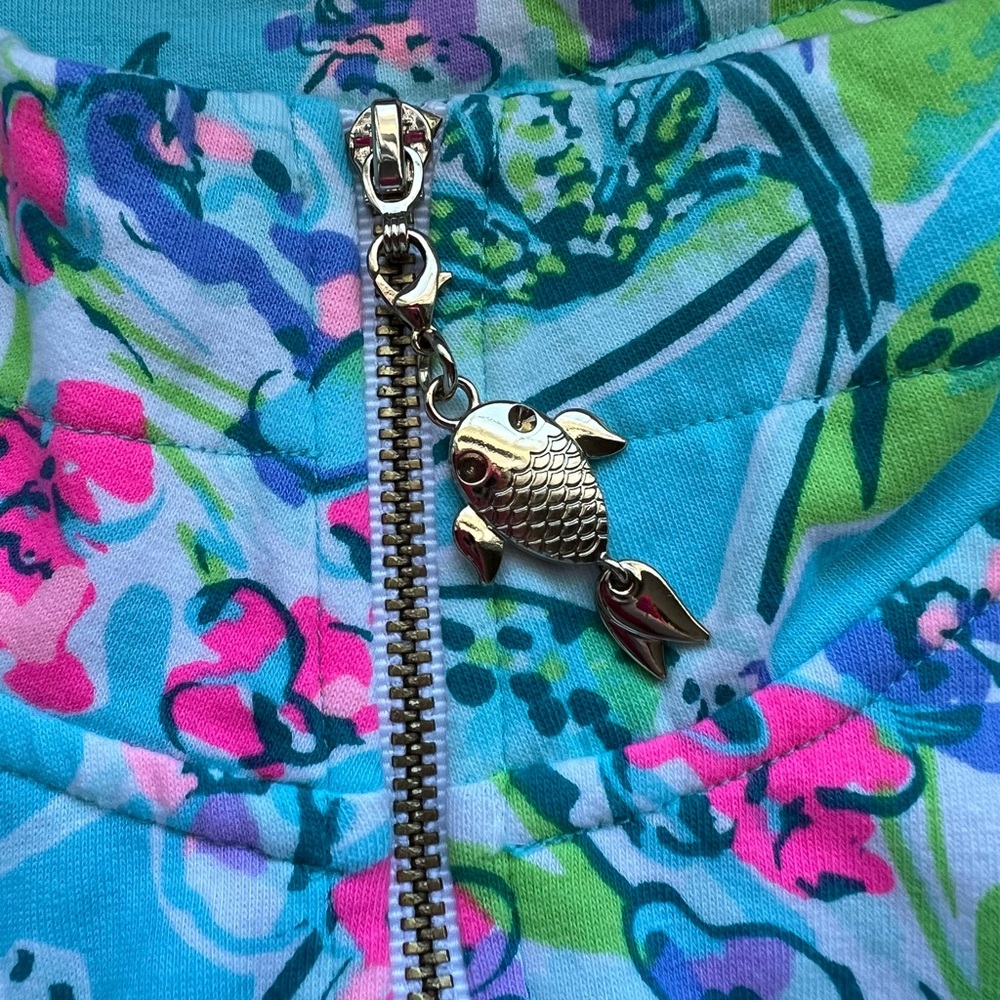 Lilly Pulitzer Skipper Popover with removable zipper fish pull EUC - Picture 3 of 3